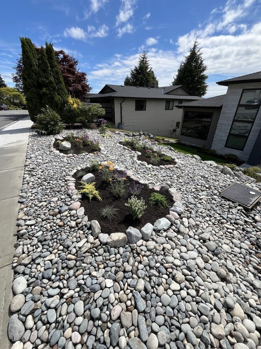 Garden bed maintenance Coquitlam — landscaping cleanup
